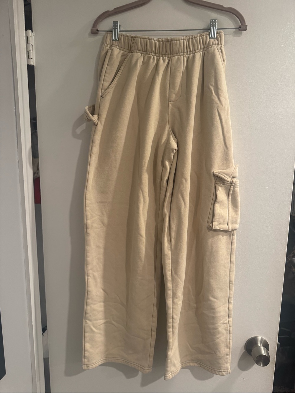 PacSun Women’s Cream Beige Cargo Sweatpants Size Small Elastic Waist